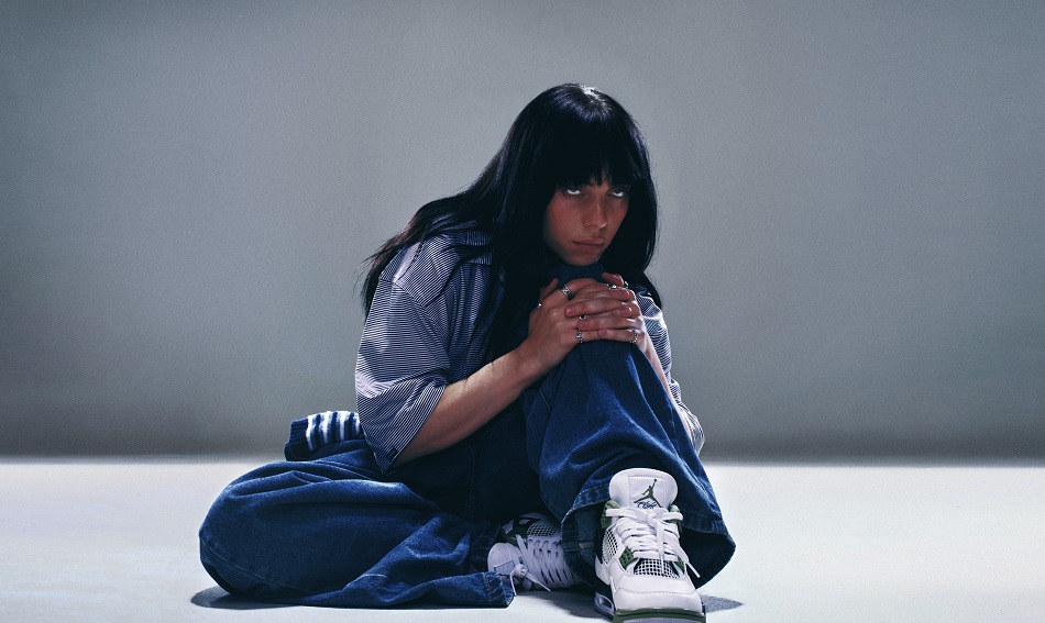 Billie Eilish se convierte en Barbie en este lanzamiento musical