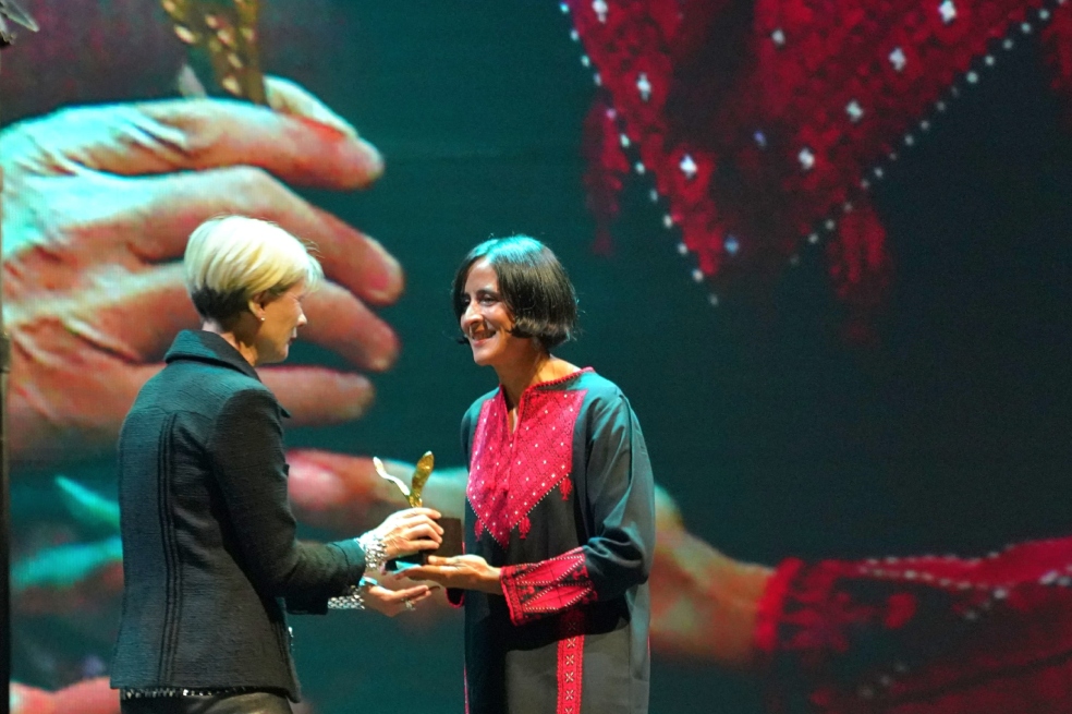 La ministra de Ambiente, Susana Muhamad, recibió este galardón por su liderazgo ambiental. Fue otorgado por Vital Voices Global Partnership, una organización sin ánimo de lucro con sede en Washington D.C.