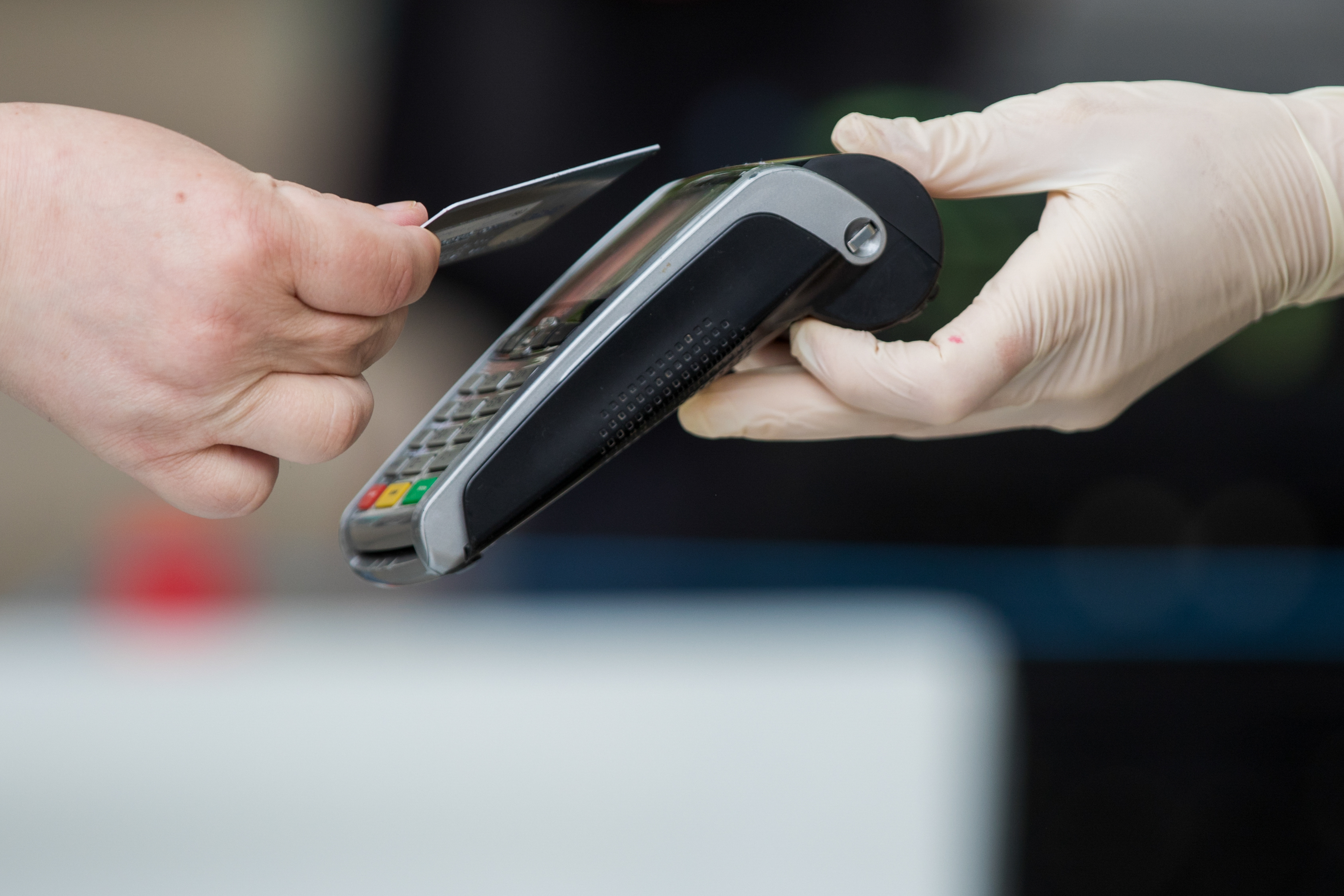 Consejos para evitar fraudes financieros en las compras de fin de año