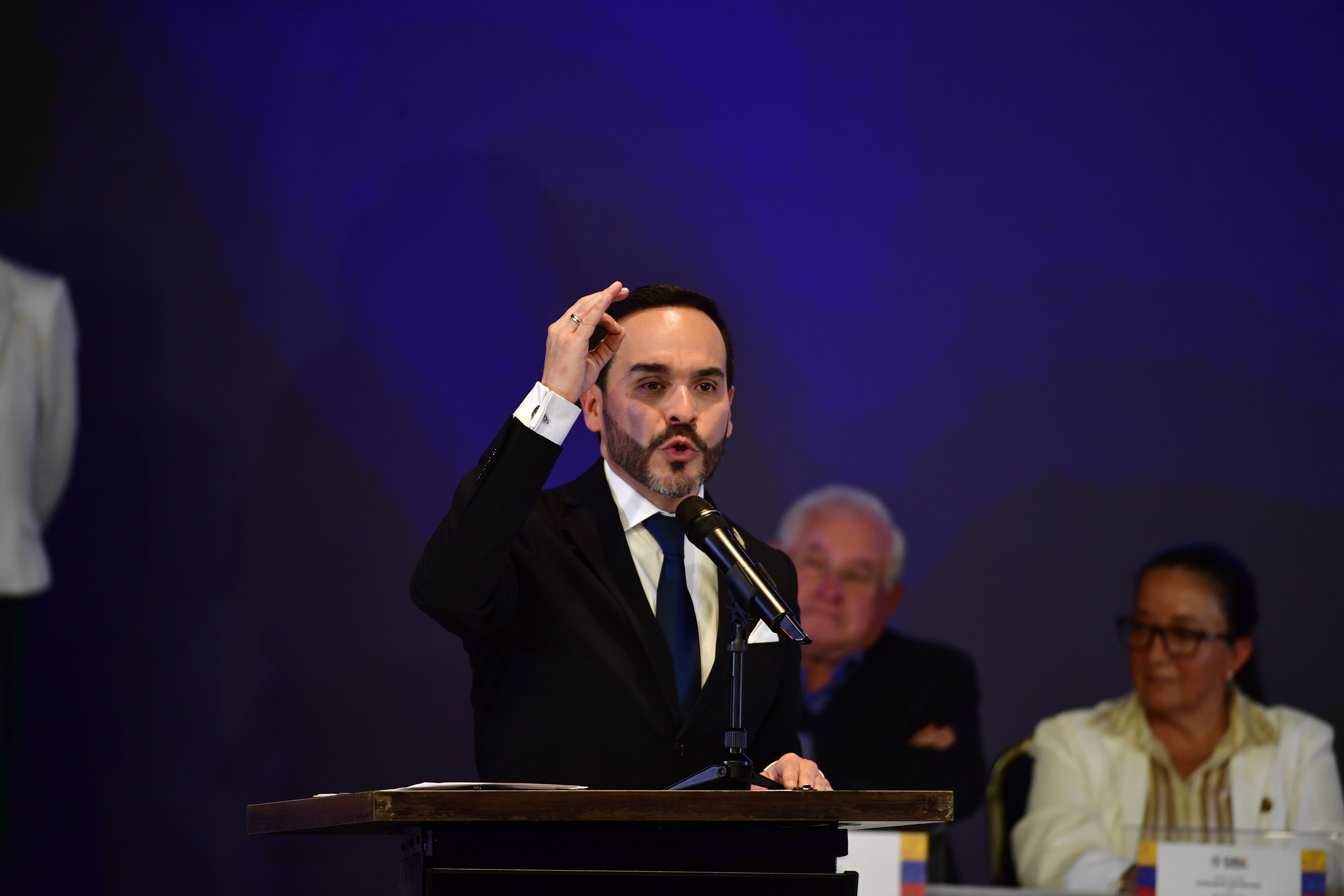 De la Espriella confirma cambios en tres embajadas, pero sigue el sonajero por la de EE. UU.