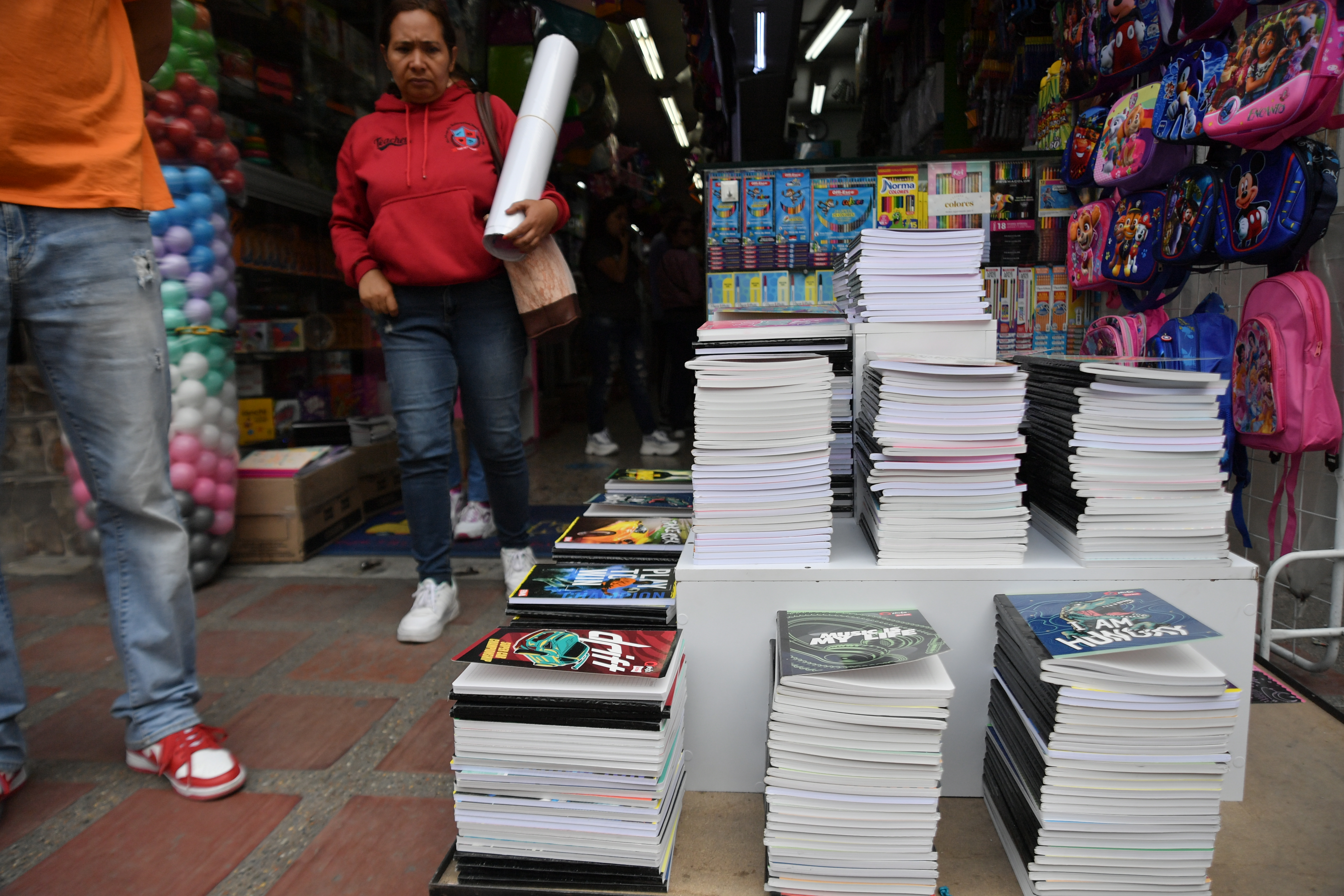 Temporada y feria escolar en San Victorino.