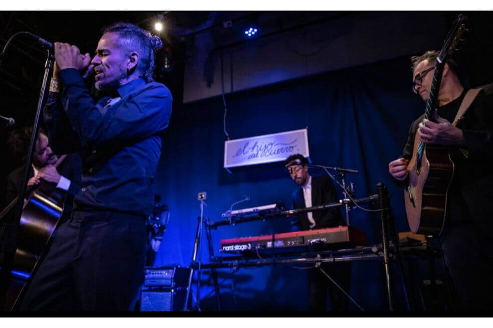 Café Tacvba enciende el ambiente con su nueva versión del clásico «La Ingrata»