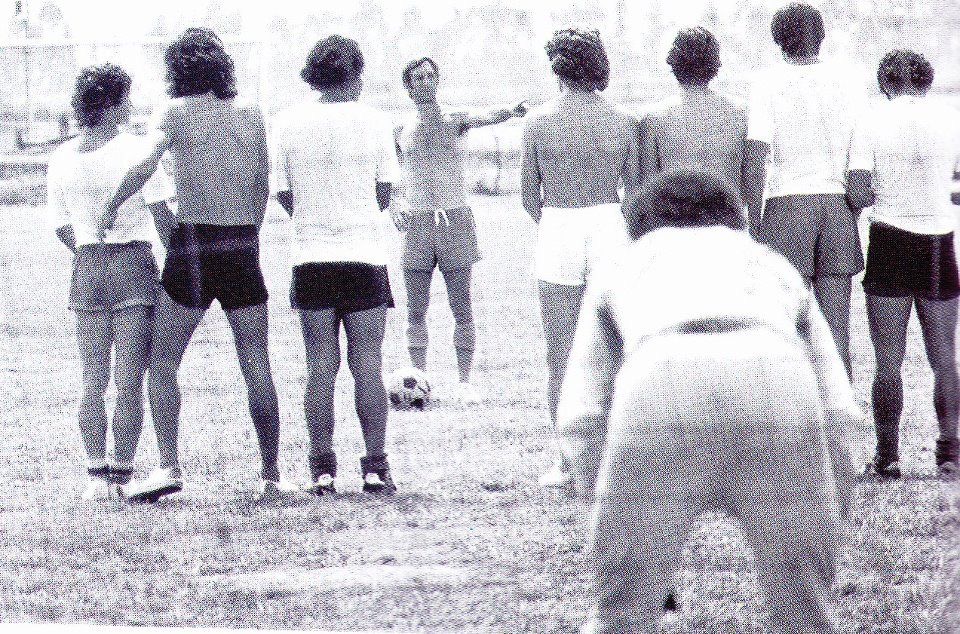 Carlos Salvador Bilardo durante un entrenamiento.