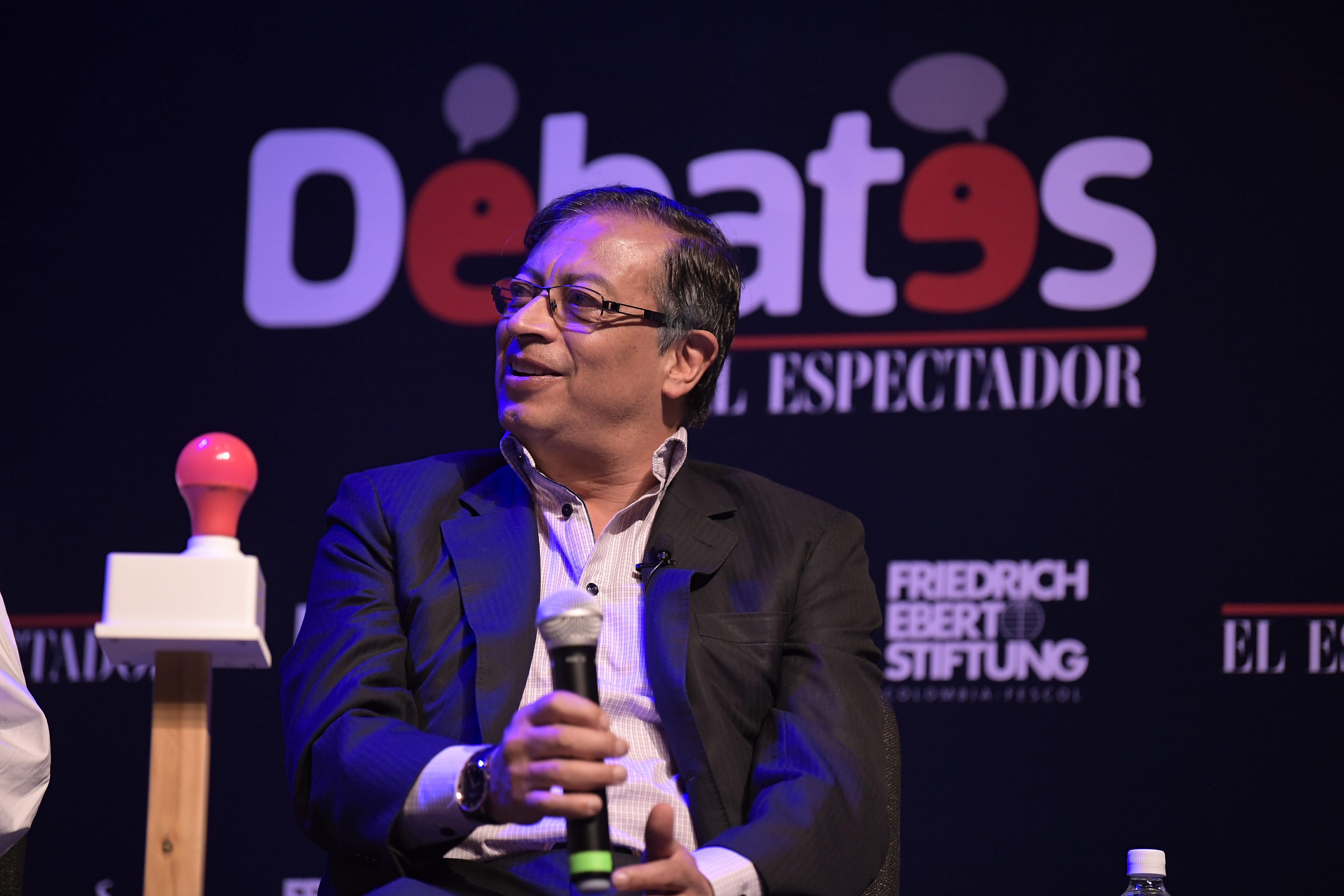 Precandidato presidencial para el 2022 por el partido Colombia Humana, en el debate sobre la Reforma Policial, organizado por El Espectador, Temblores y Fescol, realizado en el Gimnasio Moderno.
