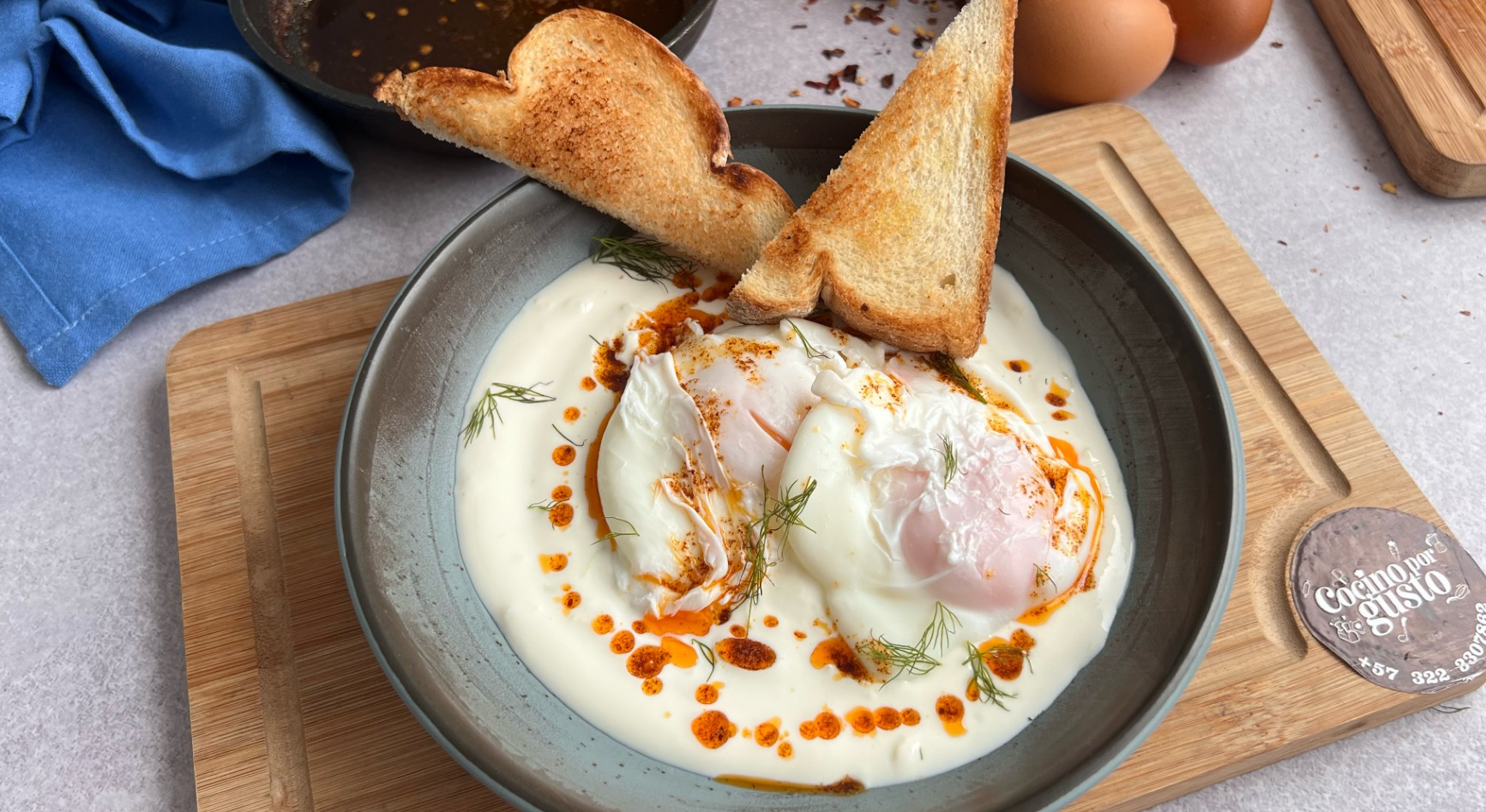 En 20 minutos prepara para el desayuno estos huevos turcos