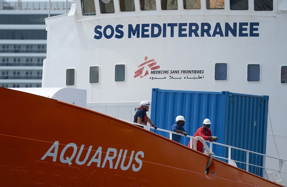 Grupo antimigrante invadió la sede de la ONG SOS Mediterráneo