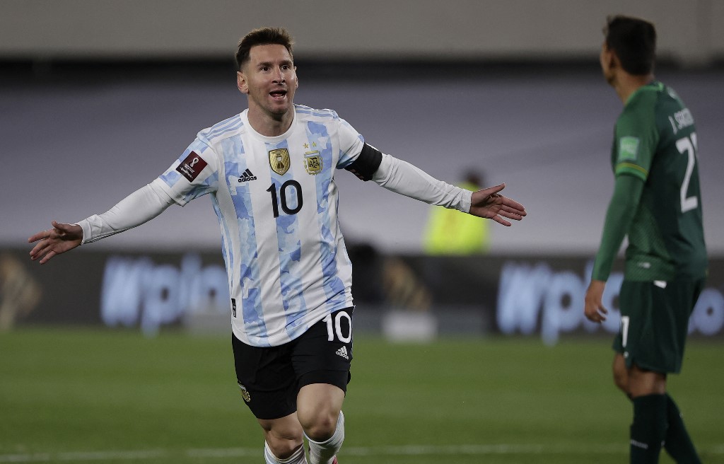 Messi superó récord de Pelé y Argentina goleó a Bolivia