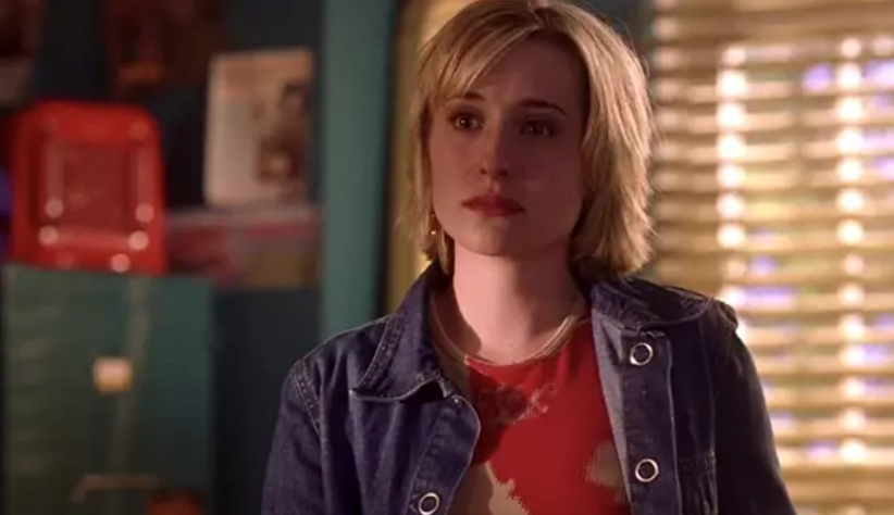 Allison Mack, actriz de “Smallville” involucrada en secta sexual, sale de prisión
