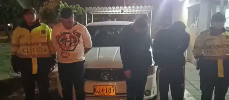 Captura de las personas señaladas del hurto a un vehículo en Suba.