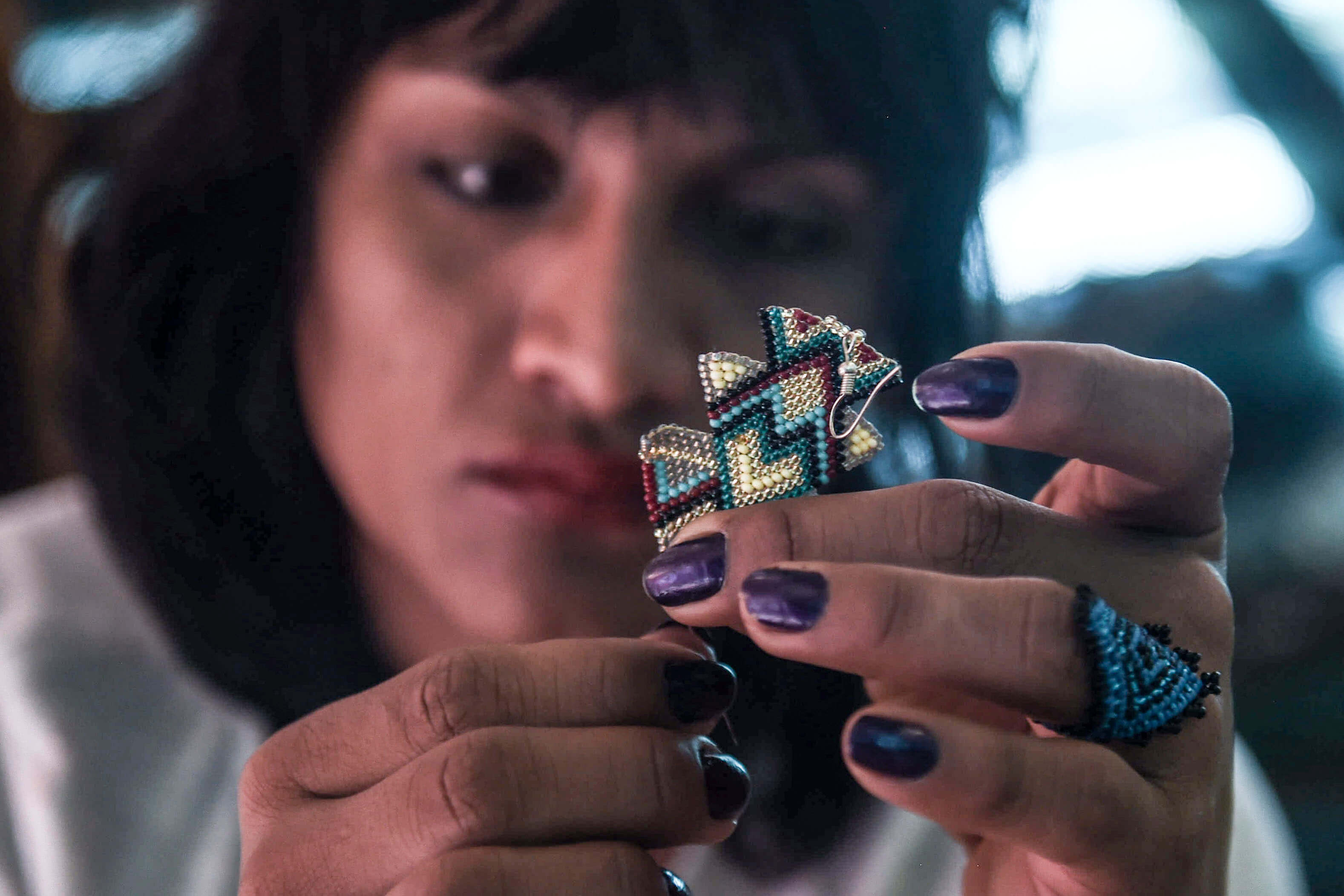 Las tejidos de una indígena trans que conquistan las pasarelas del mundo