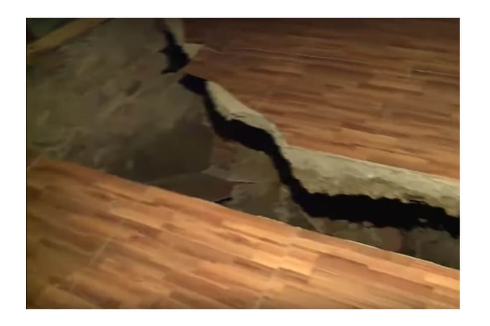 En alerta permanecen habitantes de un barrio de Soacha donde se abrió un gigantesco hueco
