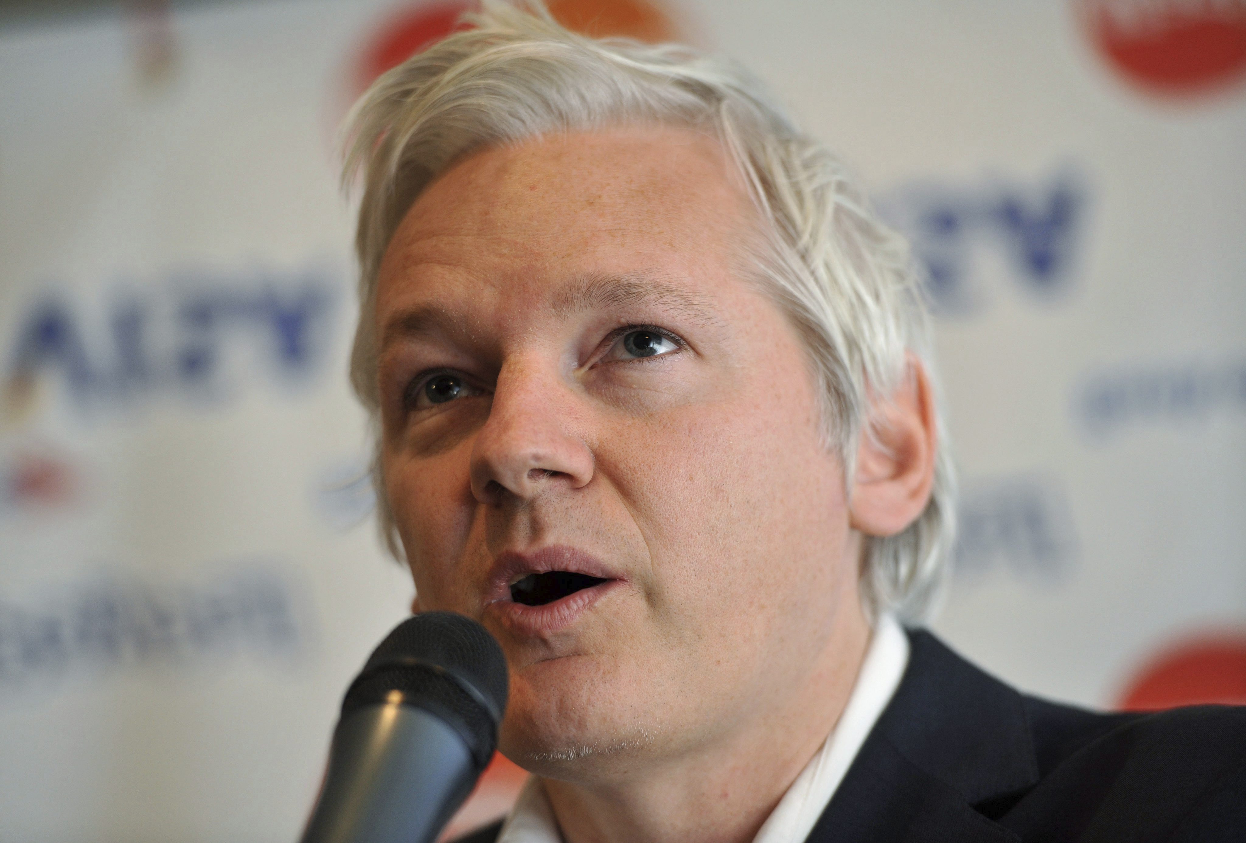 Según WikiLeaks, Julian Assange está libre y ya salió de Reino Unido