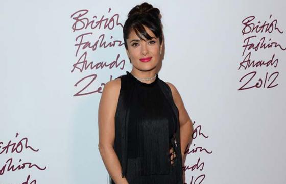 Salma Hayek enamora a hombres y mujeres