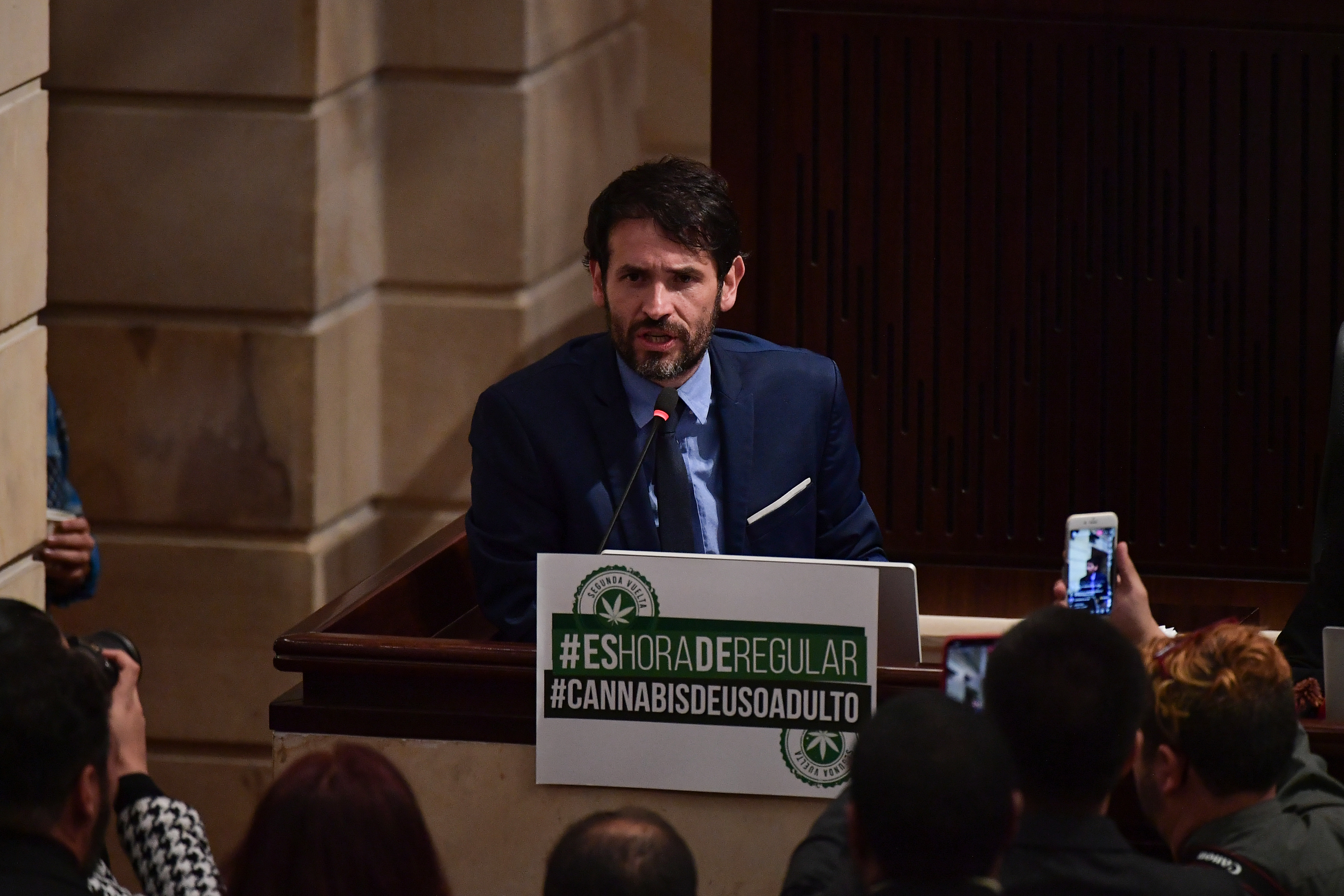 Durante la aprobación en sexto debate de Cámara de Representantes, sobre el consumo de cannabis de uso adulto en Colombia.