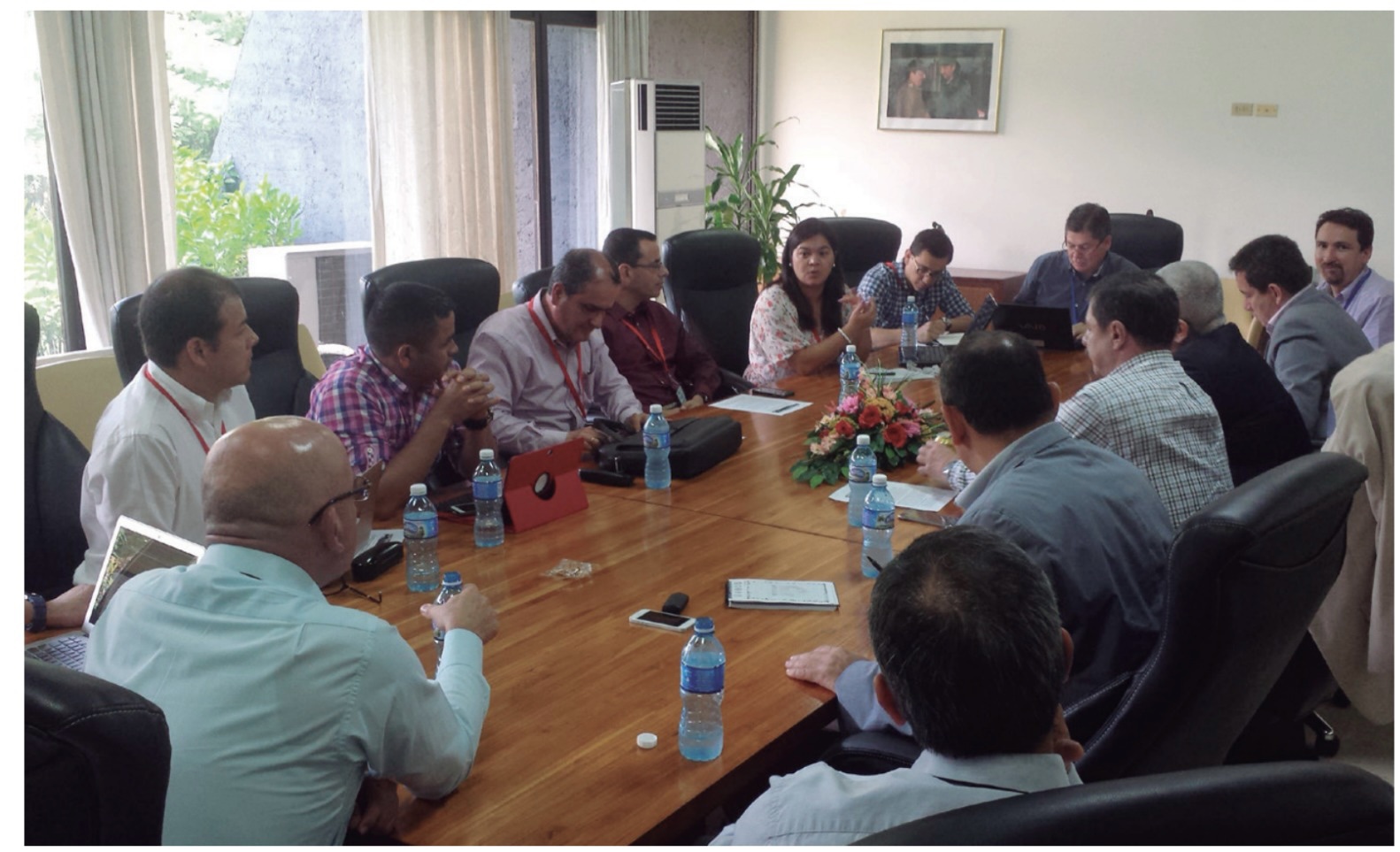 Reunión con el equipo de Desminado humanitario, en La Habana el 23 de noviembre de 2015.