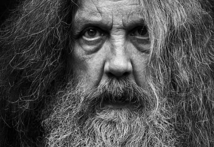 “Puede ser un precursor del fascismo”, Alan Moore sobre Marvel y más producciones