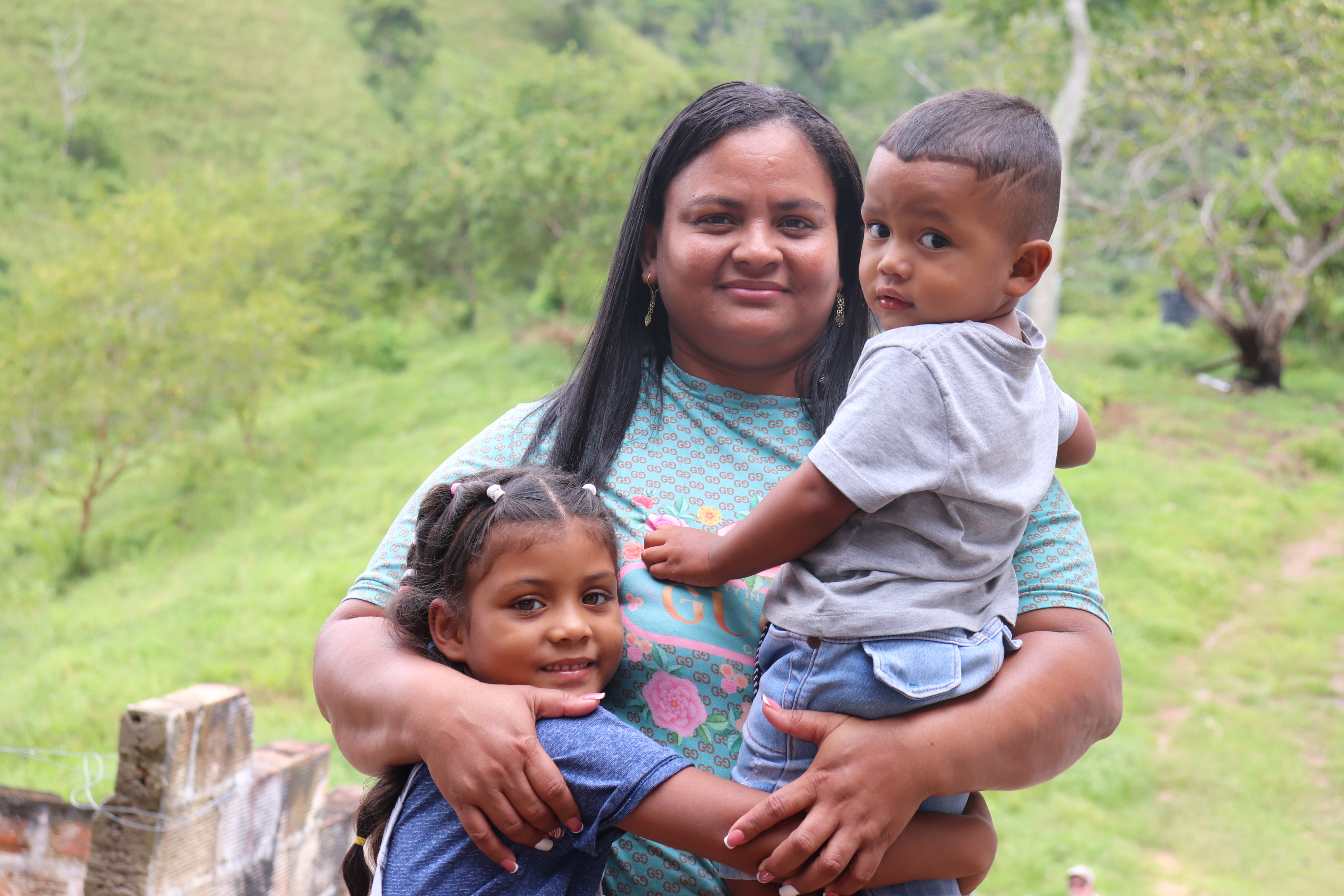 En Yalí, los firmantes de paz construyen un nuevo hogar 