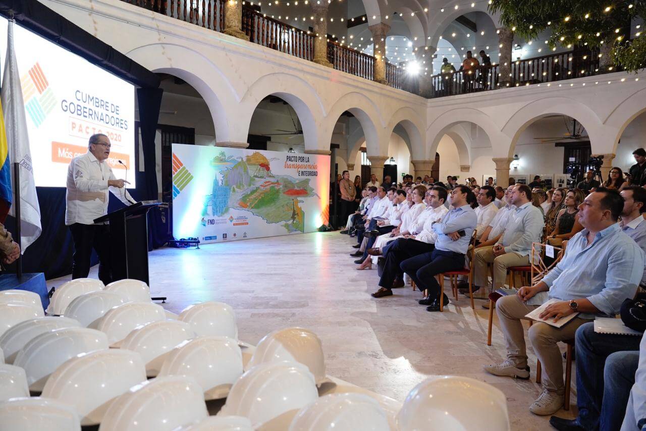 Gobernadores firman pacto de transparencia e integridad para lucha anticorrupción