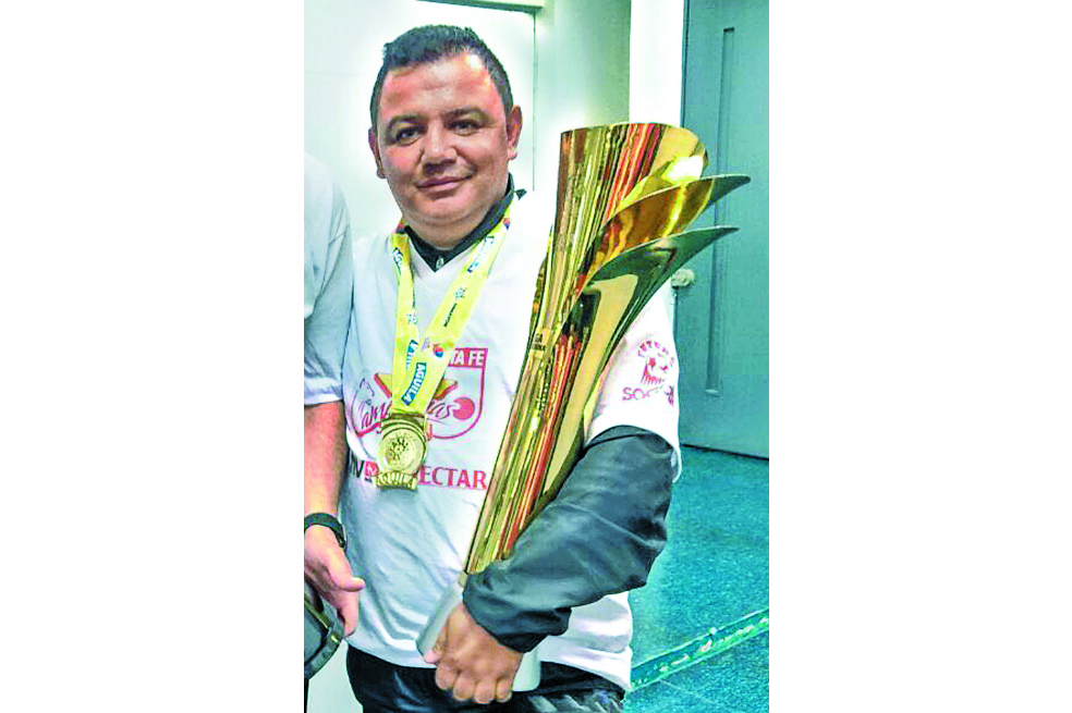 John Carlos Ramírez, el hombre detrás del éxito de las leonas