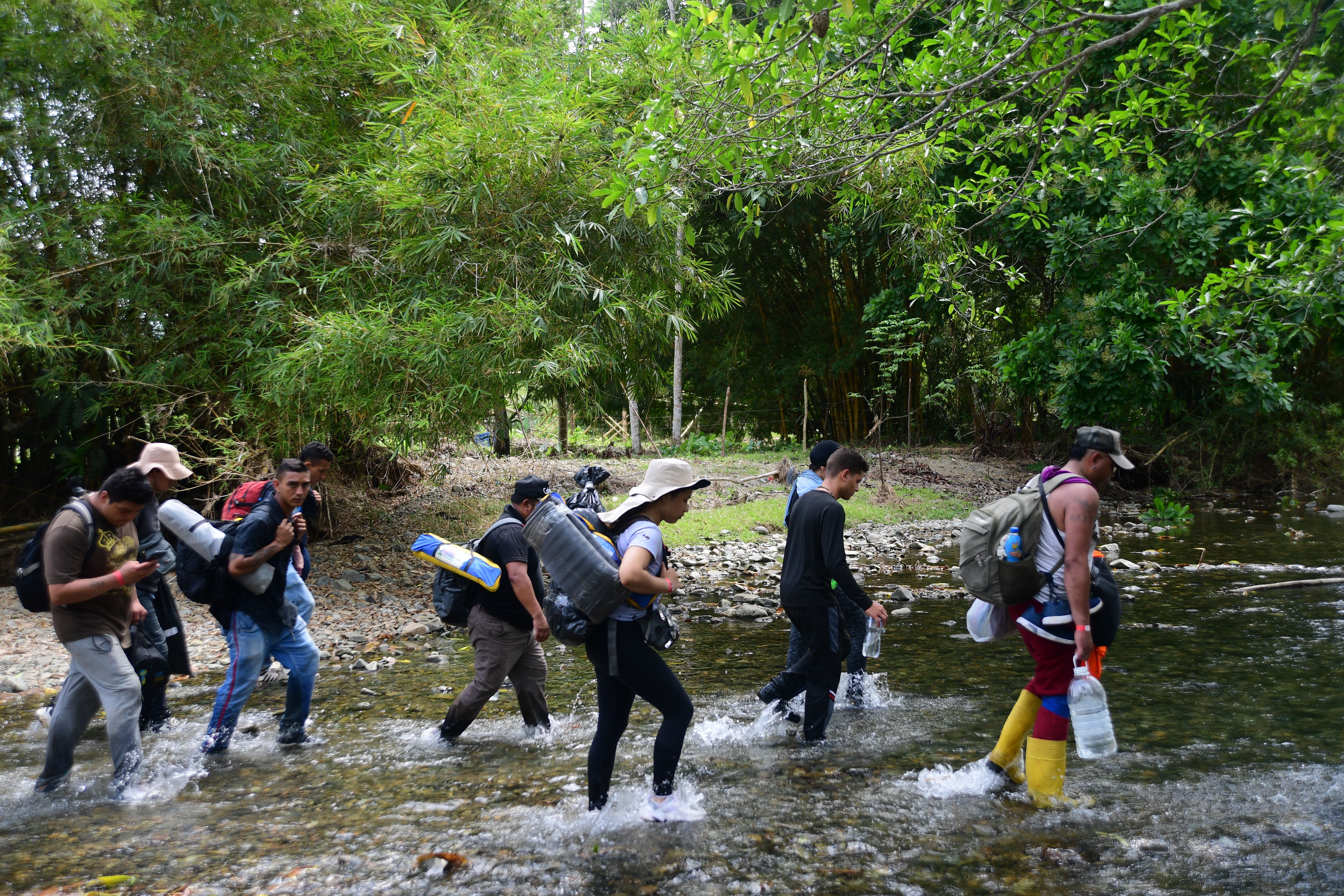 Migrantes en Capurgana que pasan por el Darién en la nueva ruta migratoria