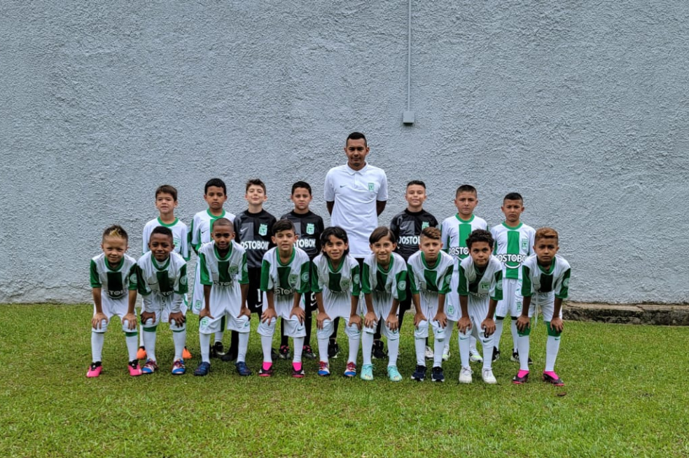 Educación del futuro: así se combina la pasión por el futbol y un colegio digital