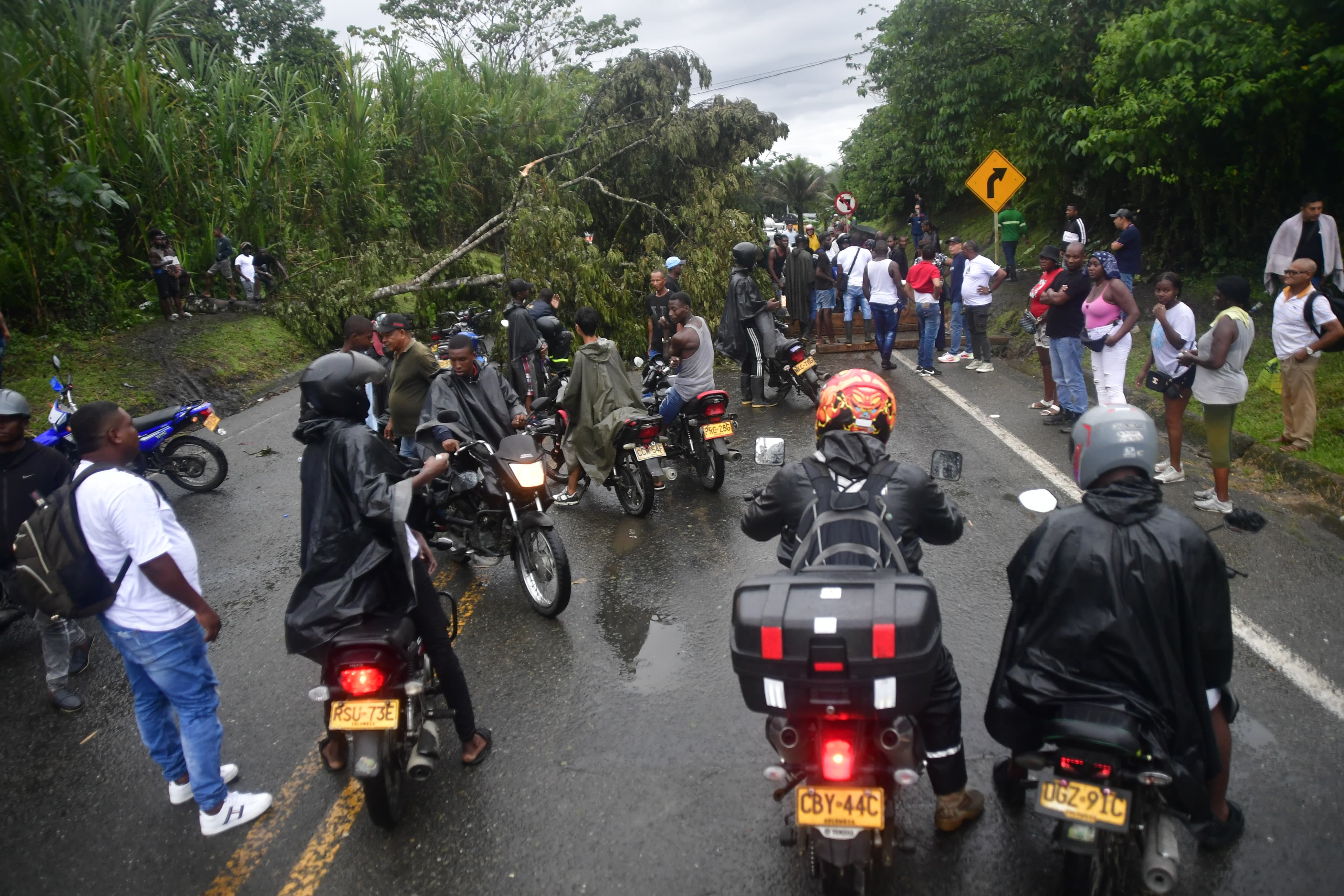 Levantaron bloqueo sobre la vía Buga – Buenaventura; anunciaron mesa de diálogo