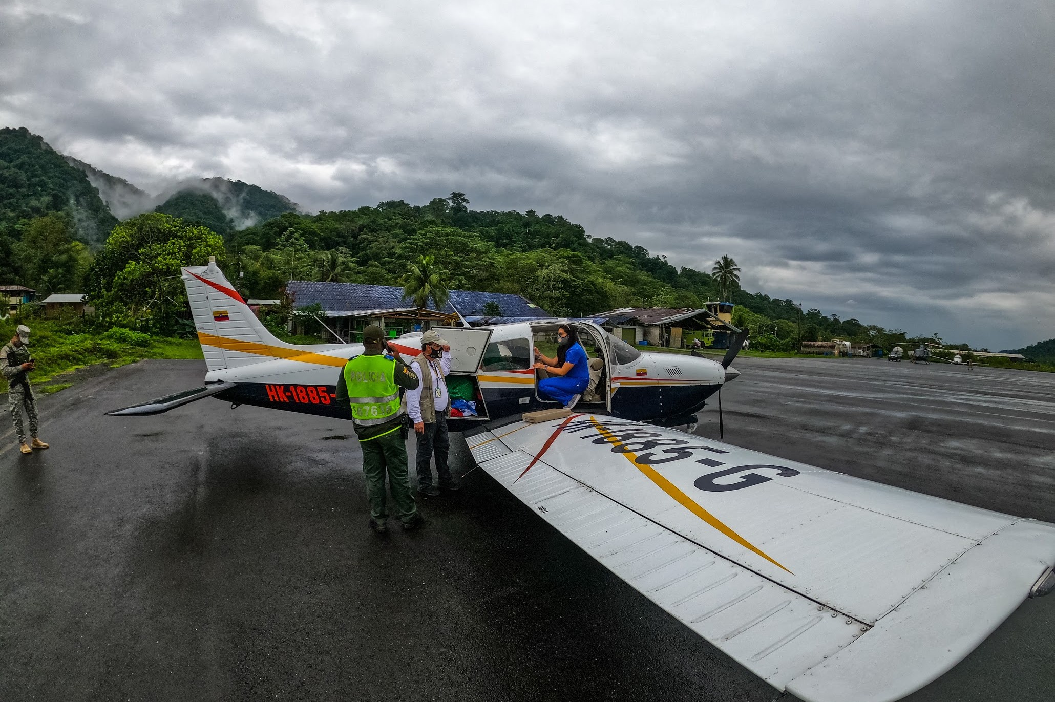 Pilotos voluntarios han entregado más 62.000 elementos de bioseguridad