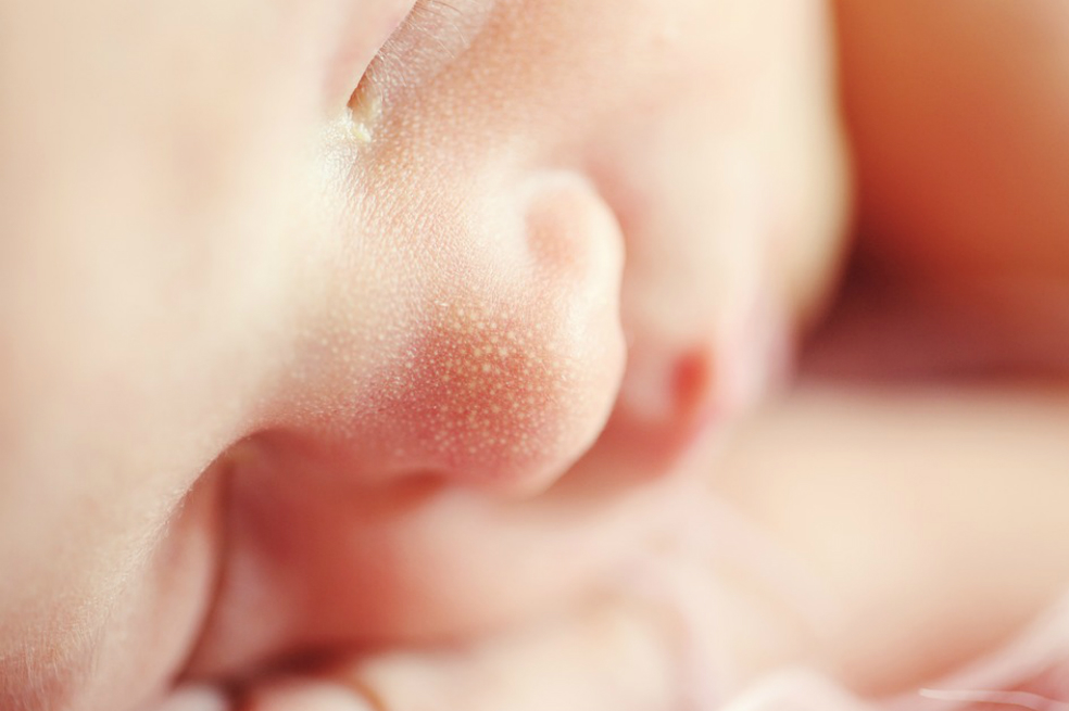Aprueban la primera licencia para un bebé de tres padres en el Reino Unido