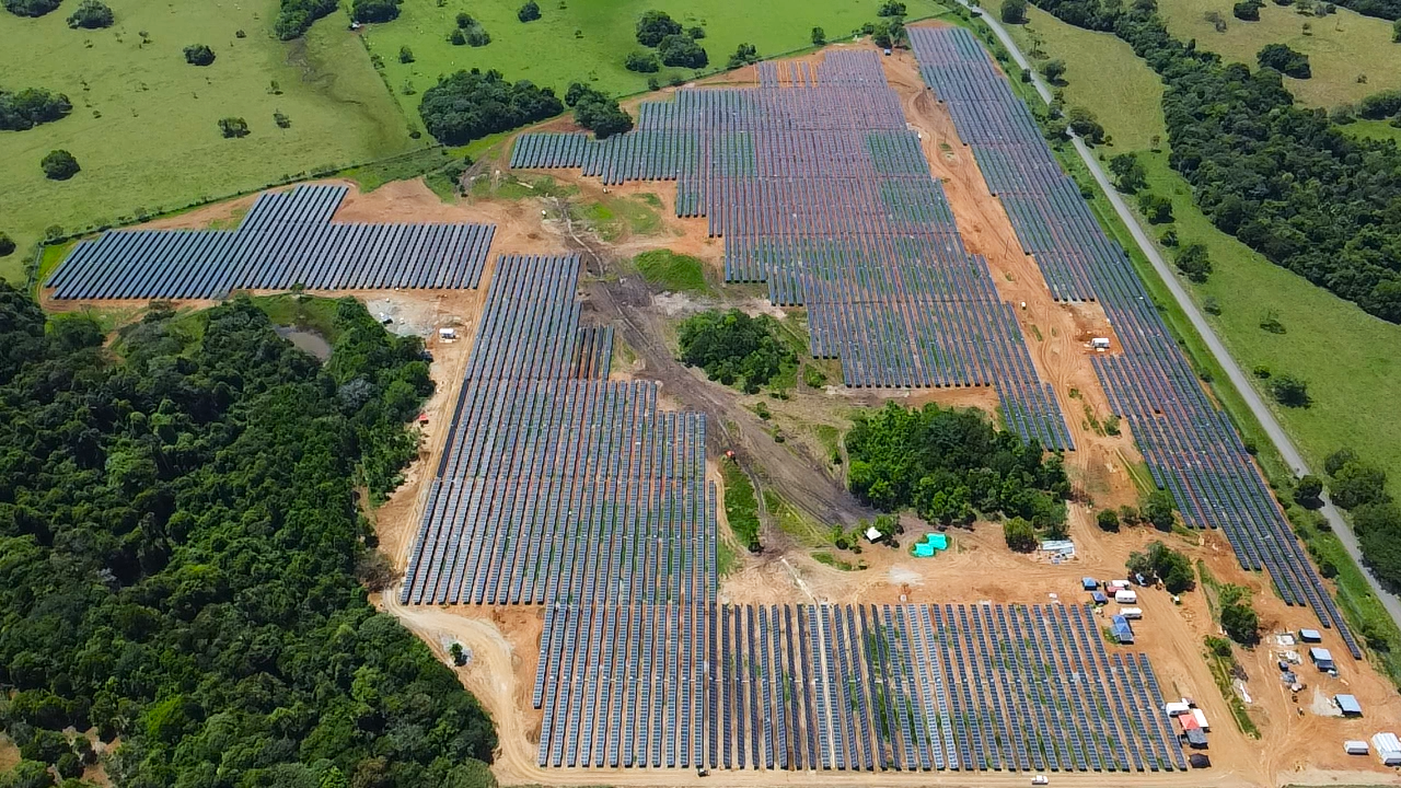 Empresa francesa finaliza dos nuevos proyectos de energía solar en el Meta