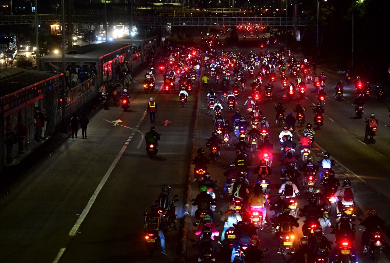 De acuerdo con Transmilenio, toda la flota está circulando en las diferentes troncales. sin embargo, persisten los retrasos.