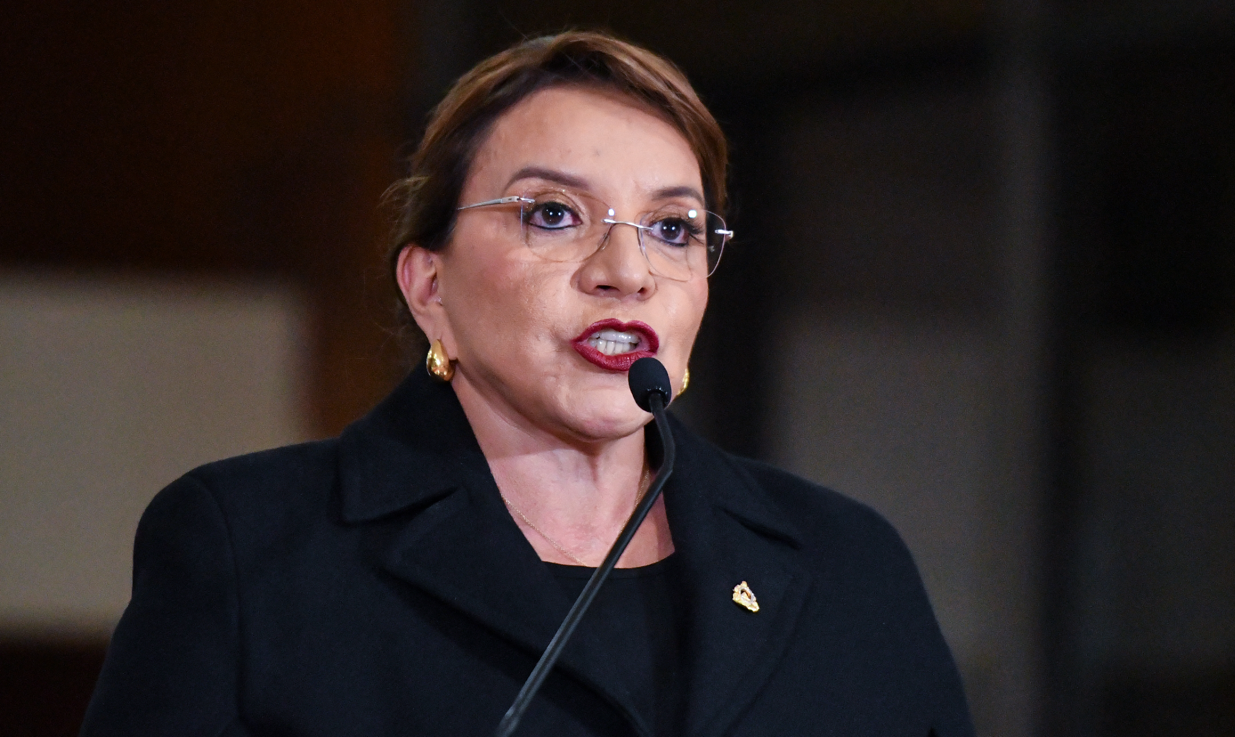 Presidenta de Honduras denuncia “golpe de Estado” en medio de narcoescándalo