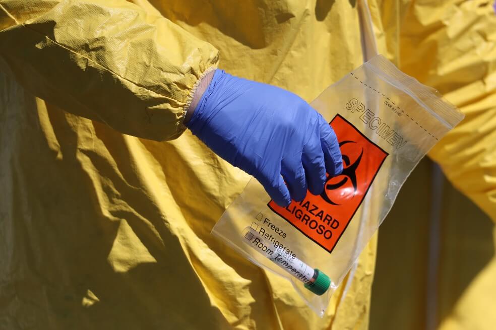 Pacientes que superaron el coronavirus donan su plasma para luchar contra la pandemia