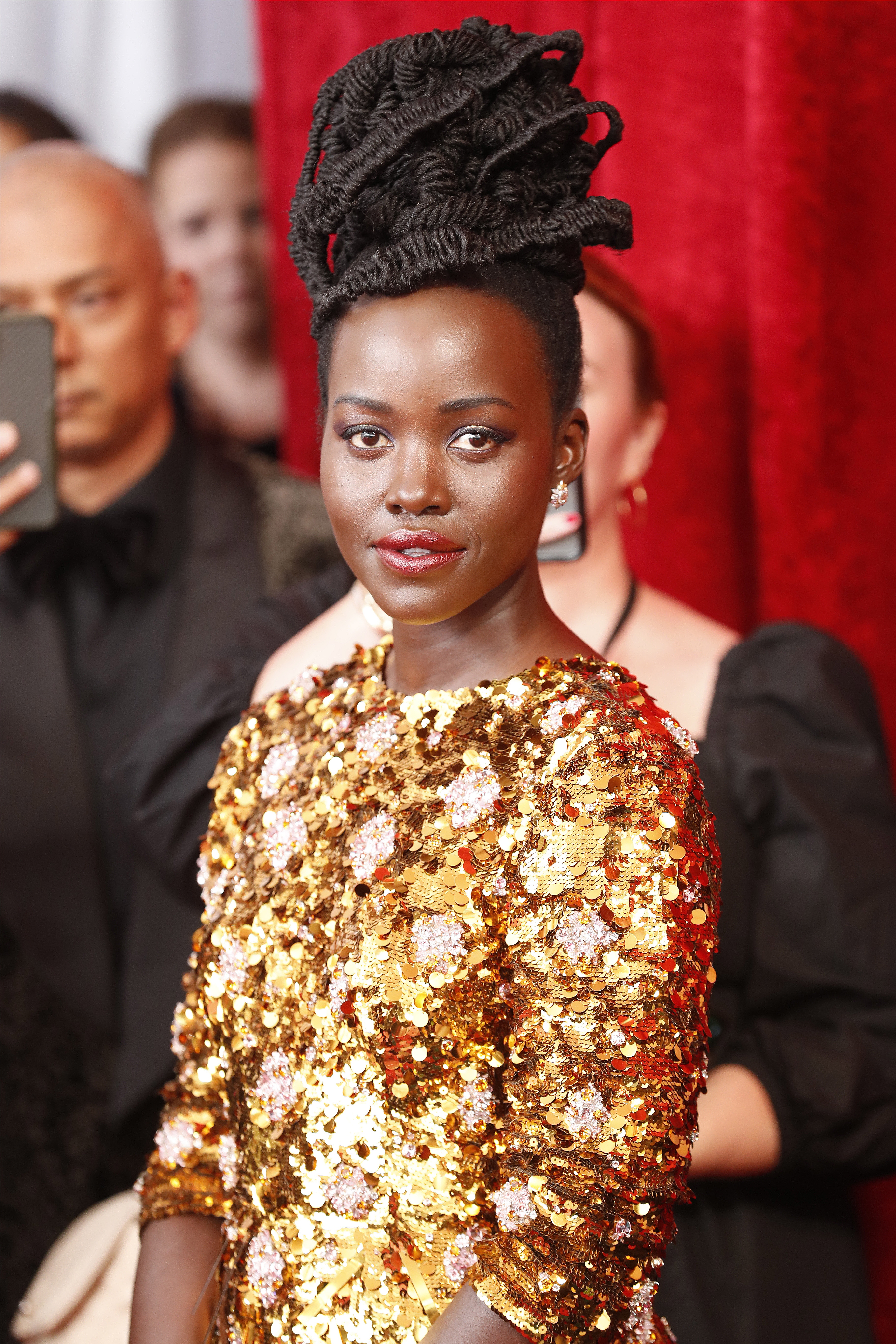 Hollywood (United States), 27/03/2022.- Lupita Nyong'o arrives for the 94th annual Academy Awards ceremony at the Dolby Theatre in Hollywood, Los Angeles, California, USA, 27 March 2022. The Oscars are presented for outstanding individual or collective efforts in filmmaking in 24 categories. (Estados Unidos) EFE/EPA/DAVID SWANSON