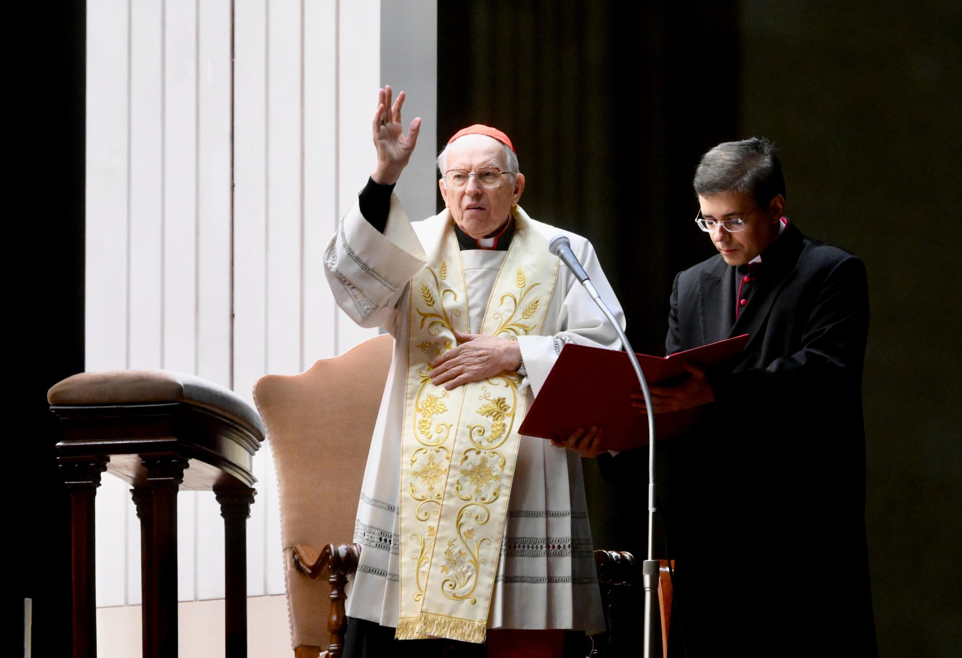 ¿Quién es el cardenal que acompañará al papa Francisco hasta el final?