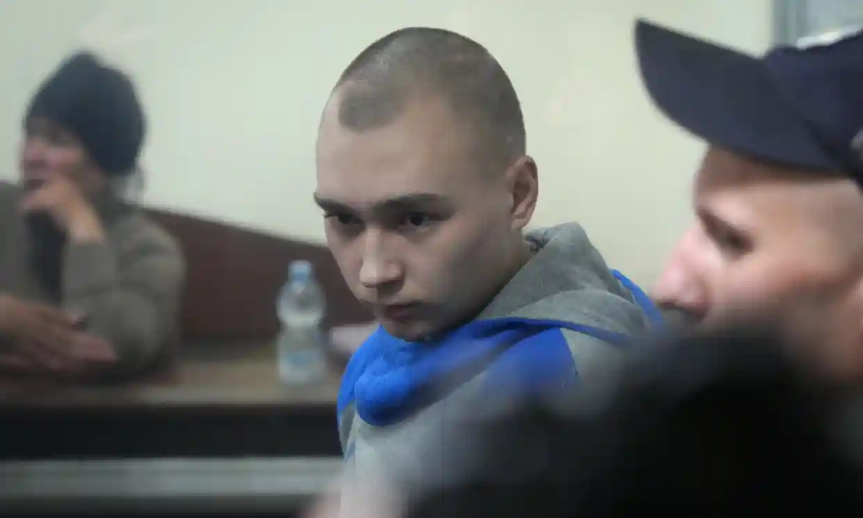 Un soldado ruso se declaró culpable en un juicio por crímenes de guerra en Ucrania