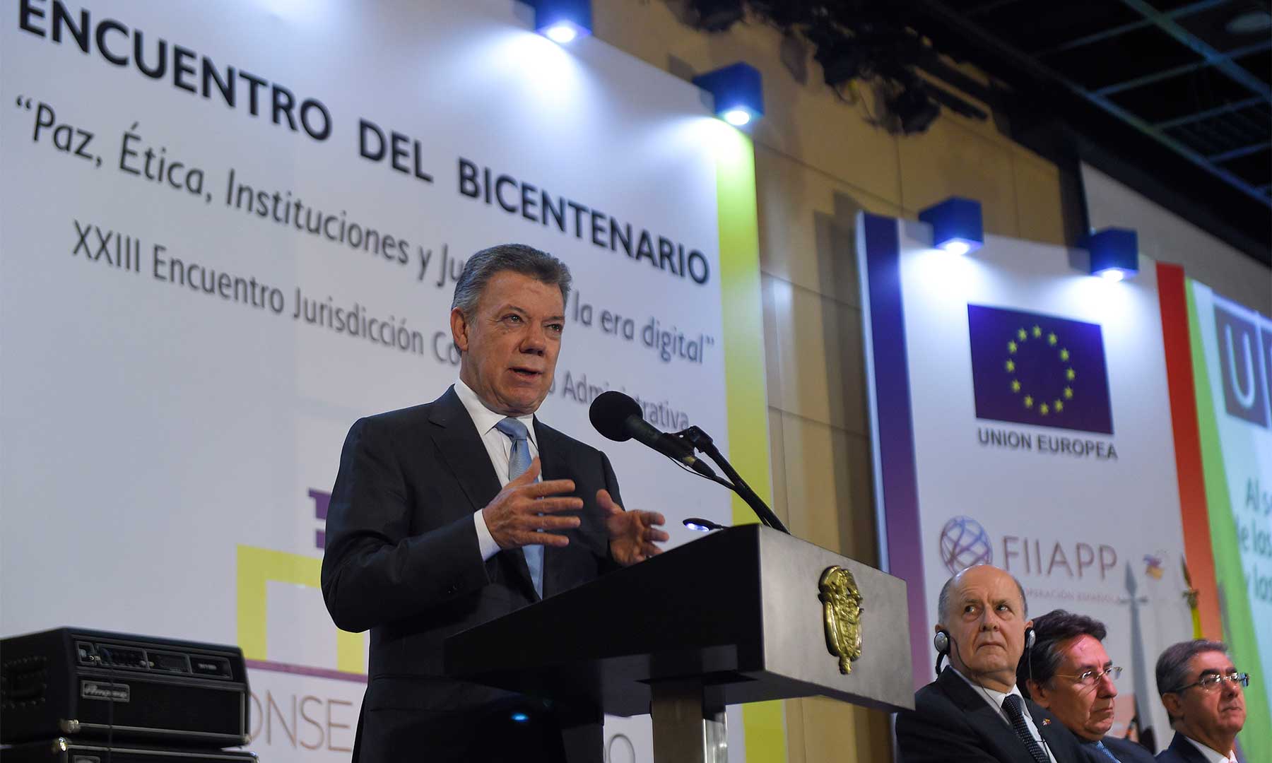 Santos critica a las Farc por mantener sigla para partido político