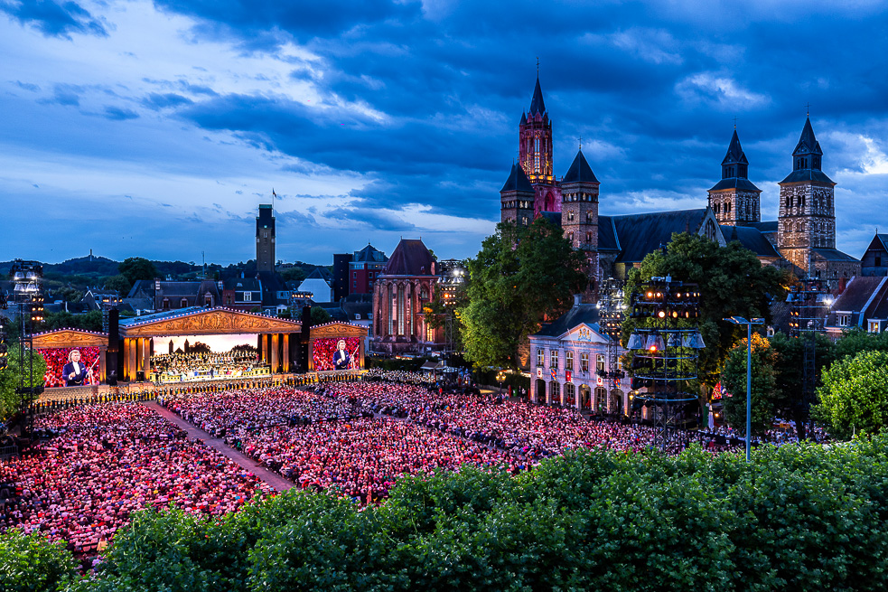 Maastricht recibe visitantes de muchos lugares del mundo, que acuden a la ciudad para estar en los conciertos de André Rieu.