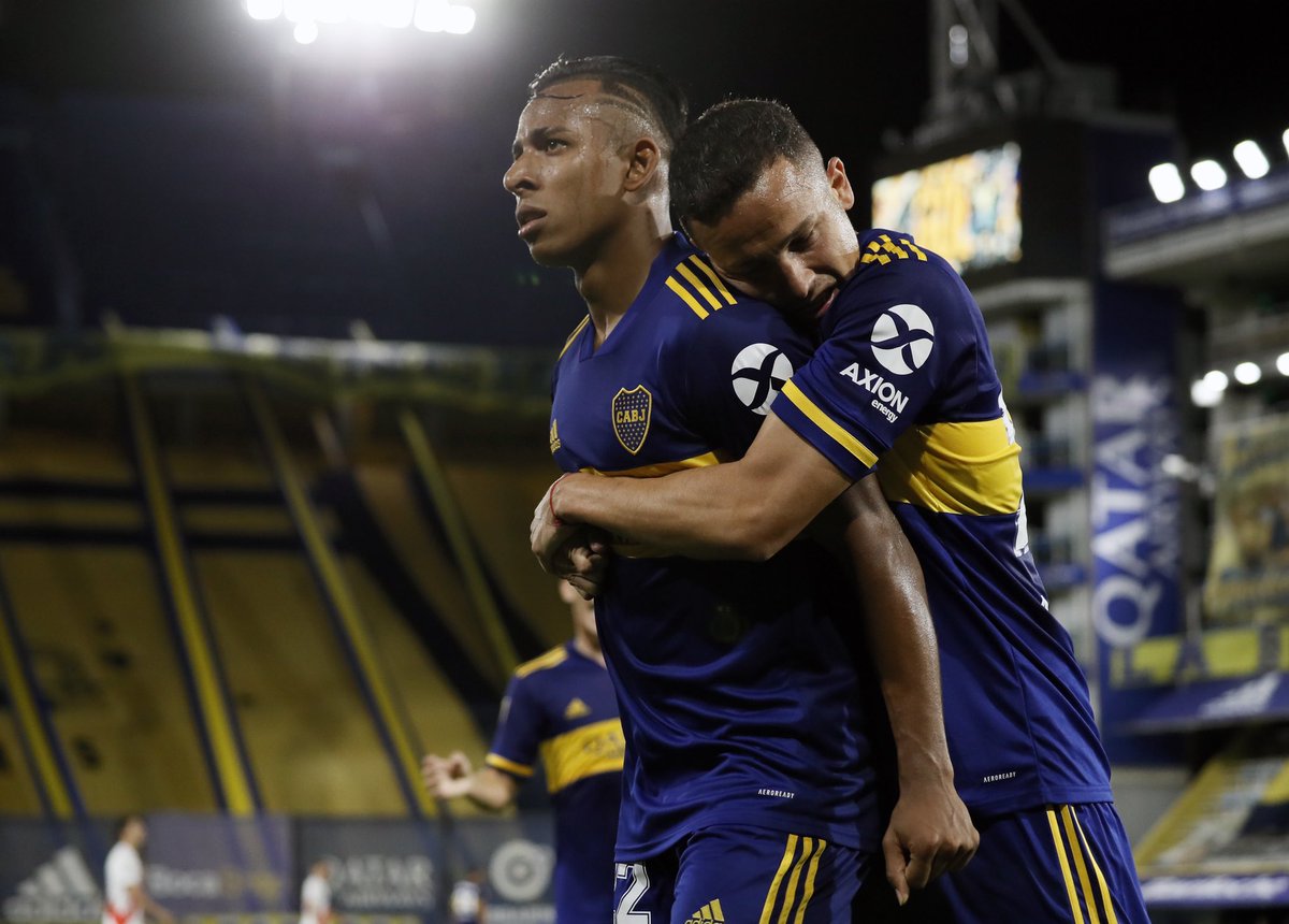 Con un golazo, Sebastián Villa salió figura del superclásico