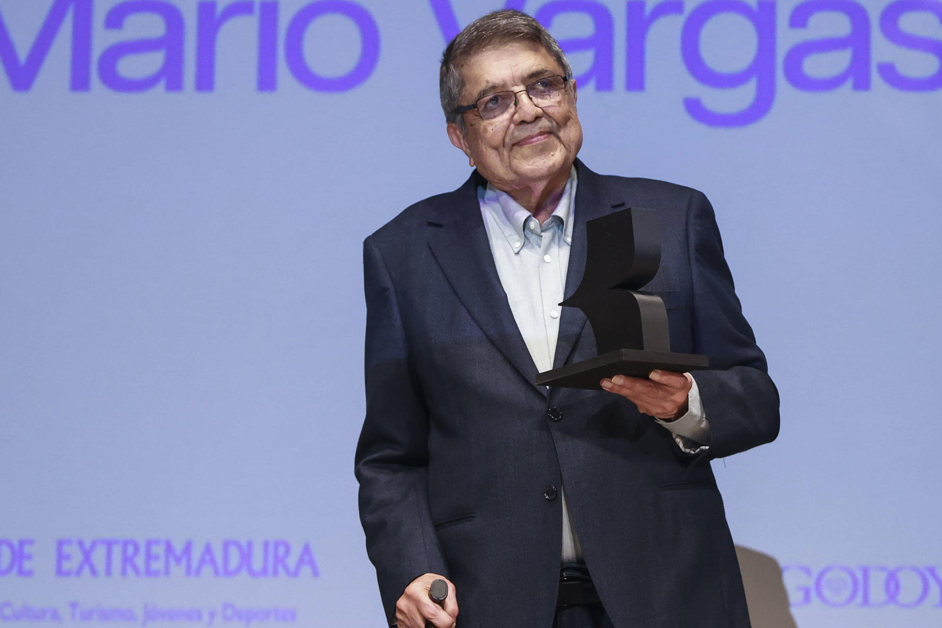 Sergio Ramírez gana el Premio de la VI Bienal de Novela Mario Vargas Llosa