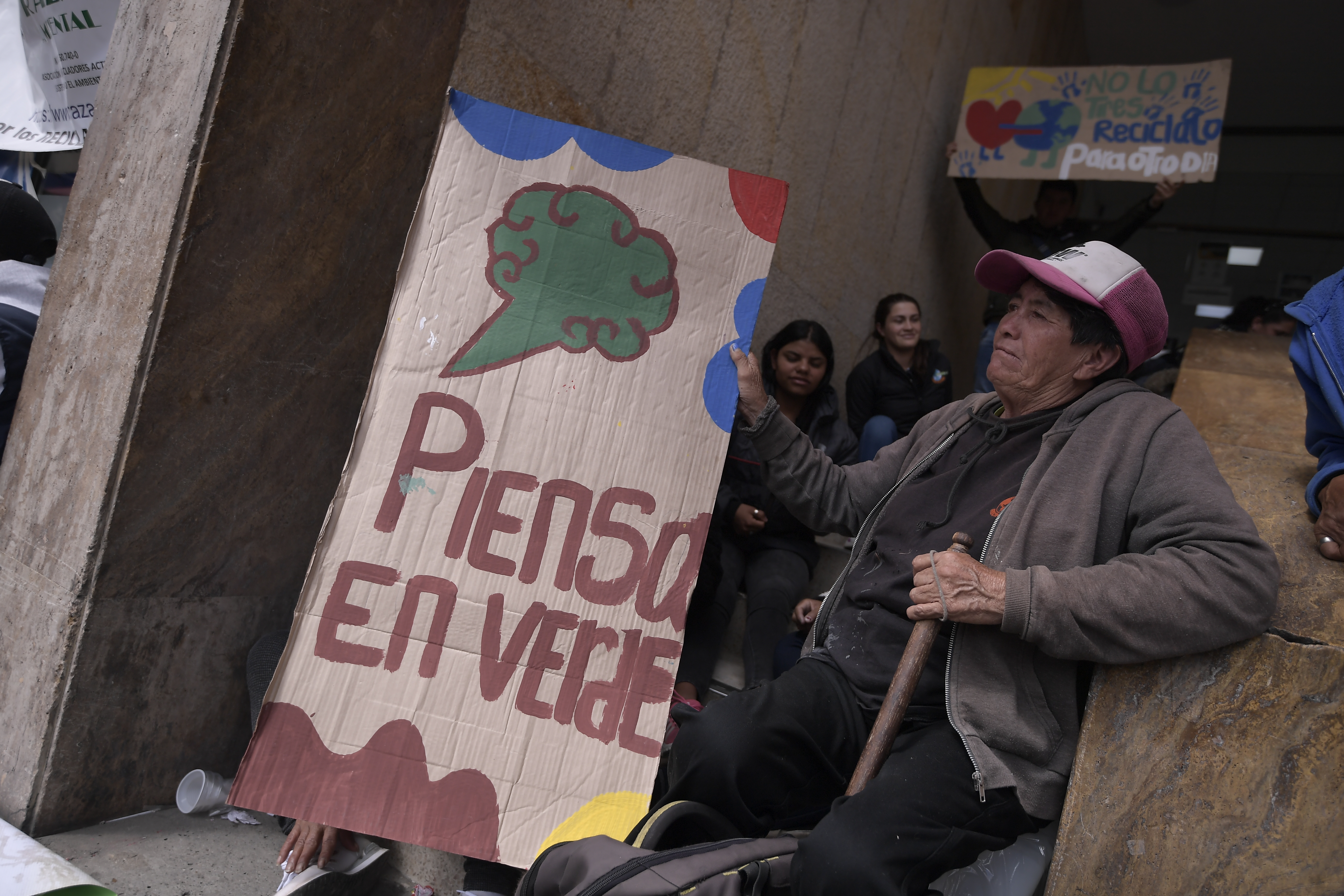 Bogotá cada día recicla menos: solo 5 de cada 10 personas lo hacen ¿a qué se debe?