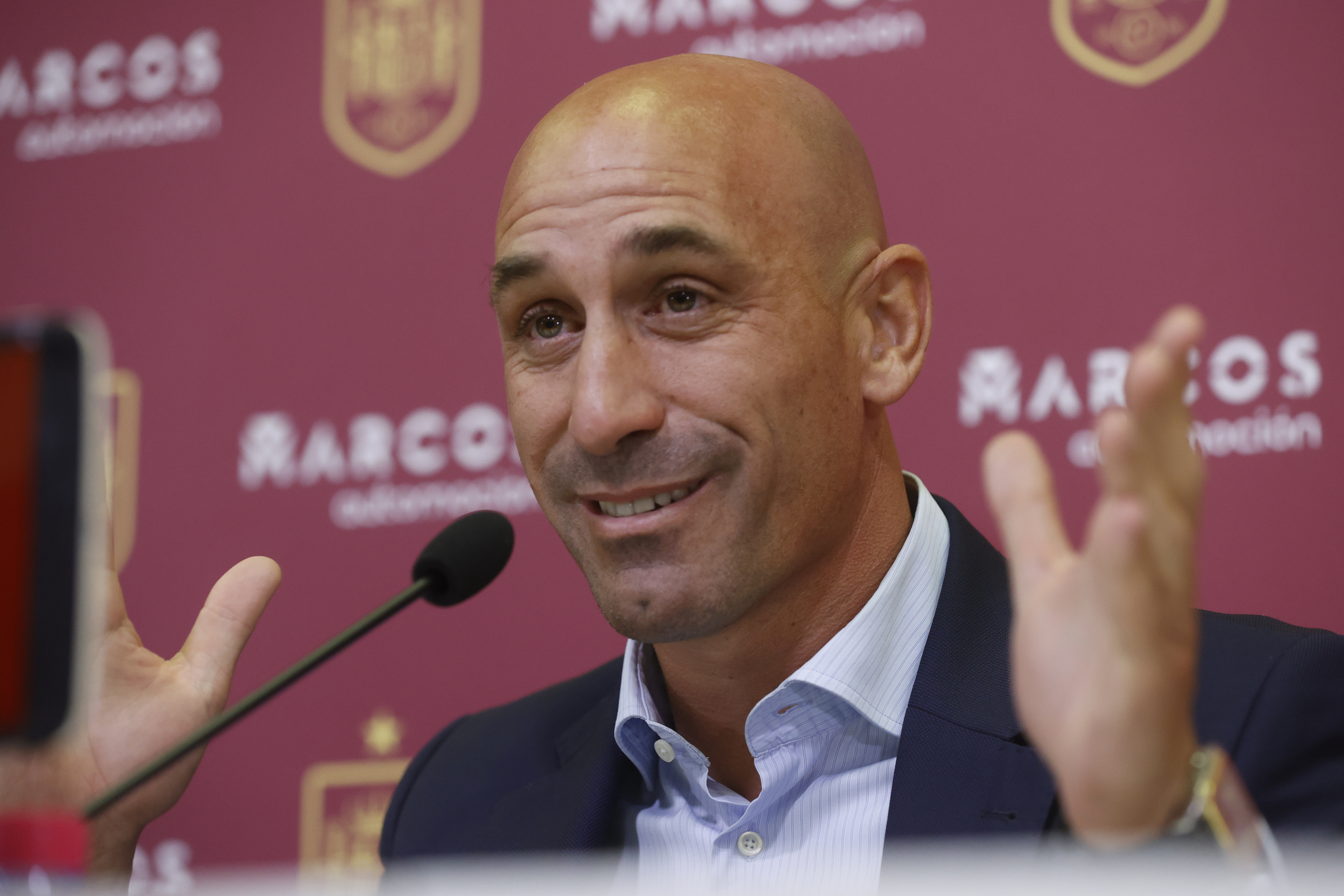 Rubiales anunció que apelará la suspensión de la Fifa