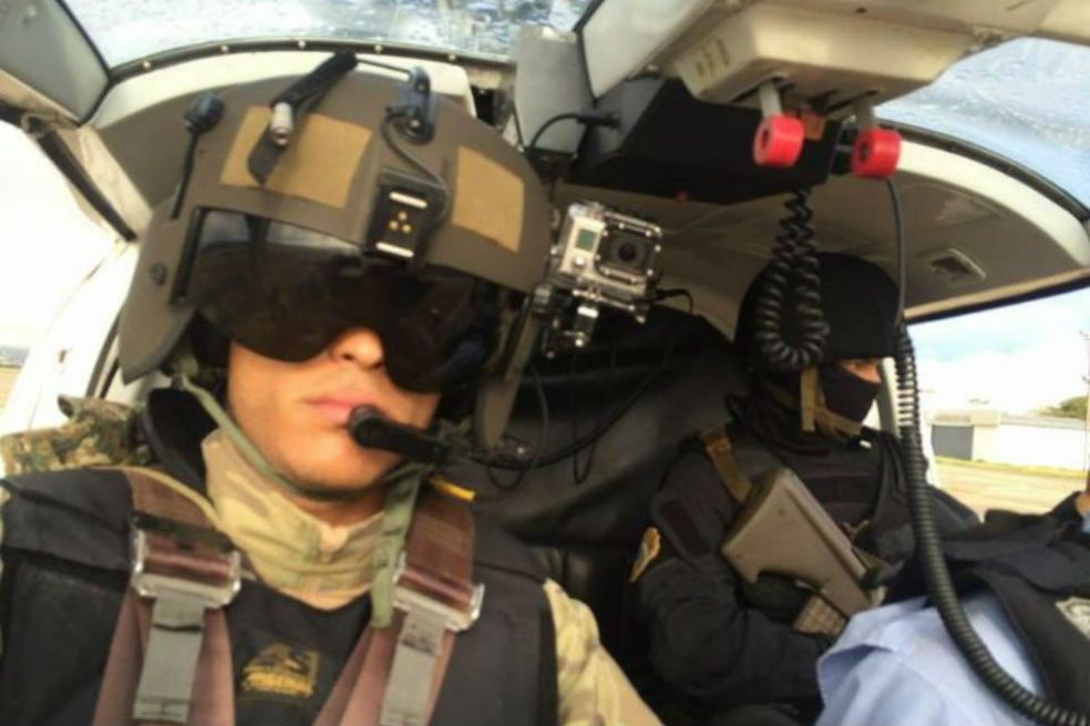 Piloto de helicóptero acusado por terrorismo en Venezuela reaparece en video