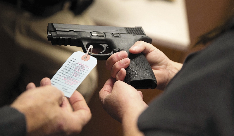 A la cárcel integrante del Gaula por, supuestamente, apropiarse de armas decomisadas