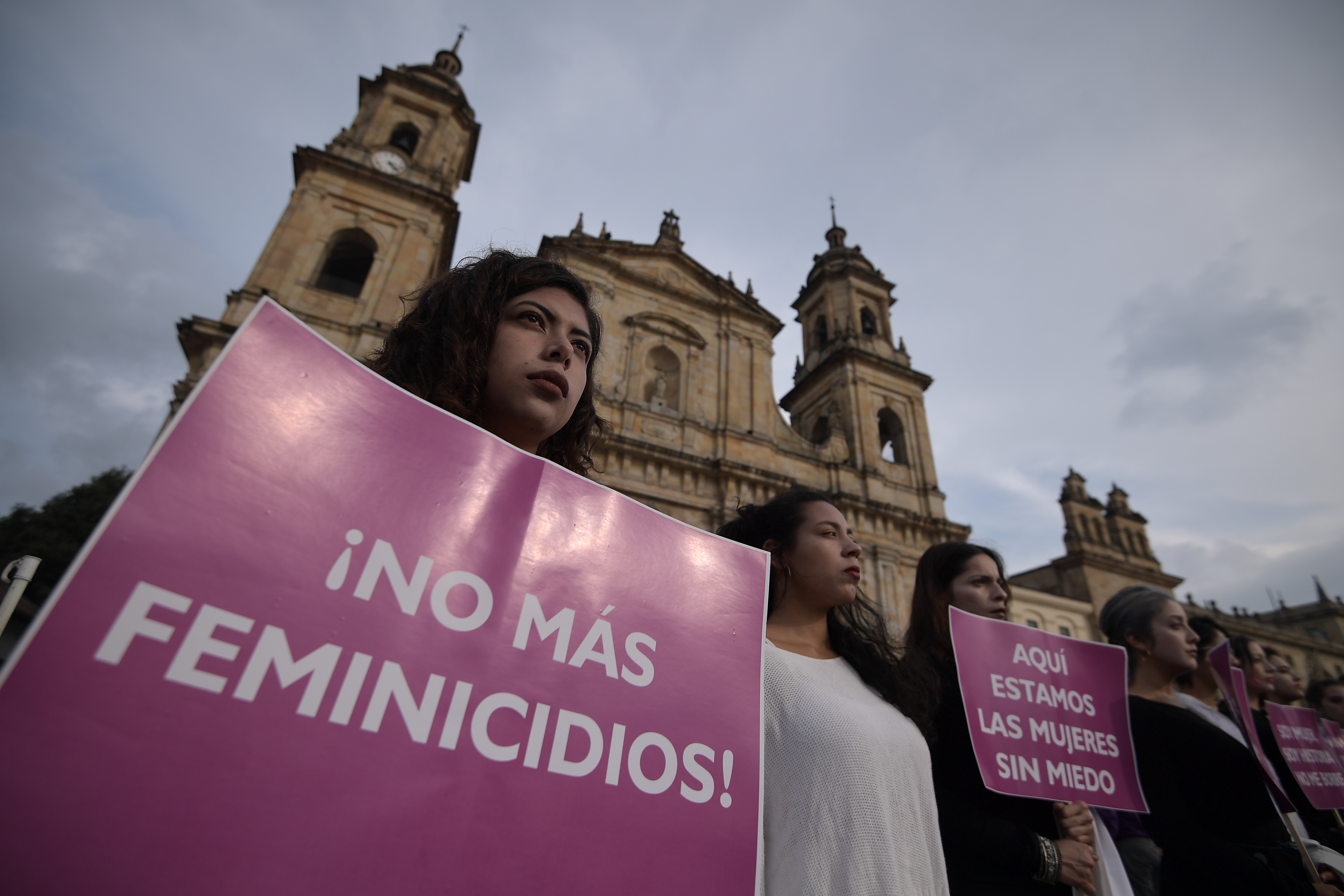 Anuncian acciones para proteger a mujer apuñalada y amenazada por expareja