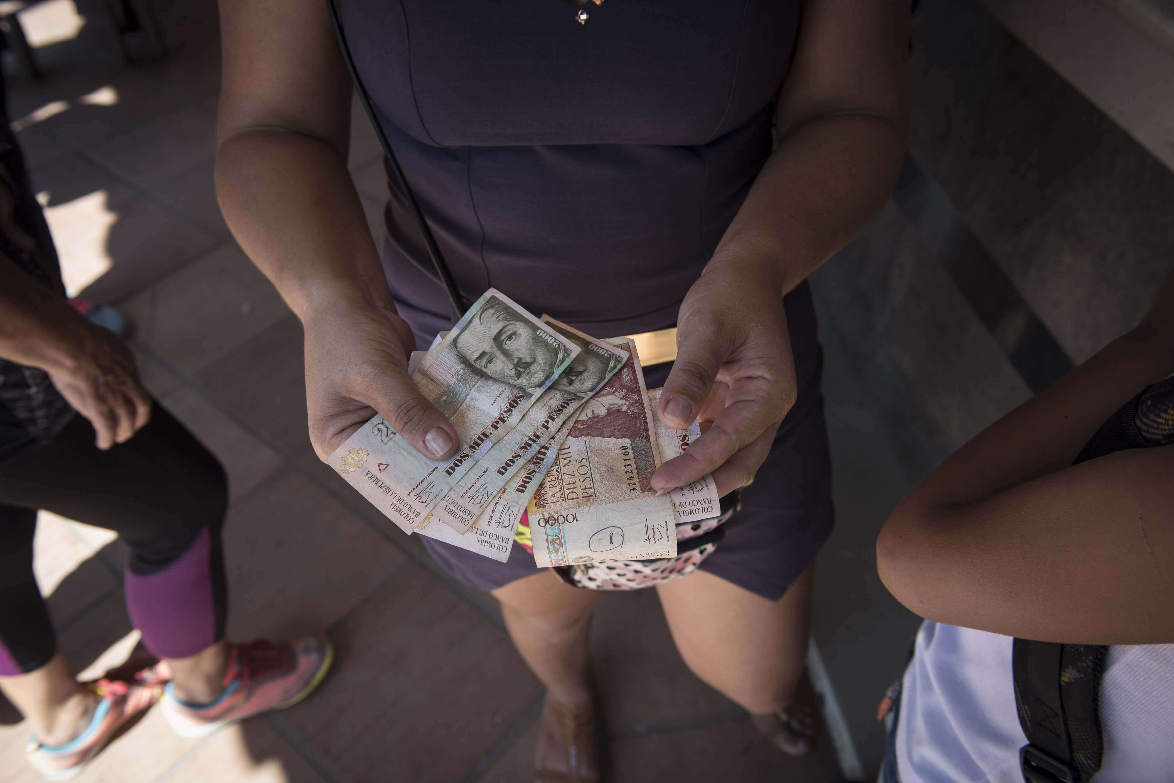 Desde el Congreso proponen salario mínimo de un millón de pesos