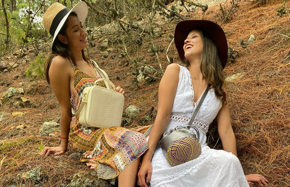 Una marca de accesorios elaborados en cuero que apoya a los artesanos colombianos