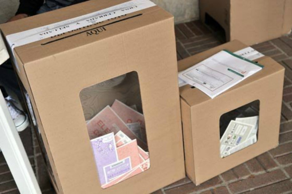 Colombianos en el exterior comenzarán a votar para presidente este lunes