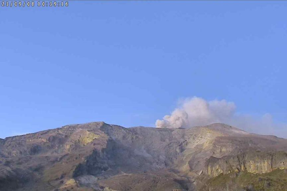 Reportan caída de ceniza del Volcán Nevado del Ruiz