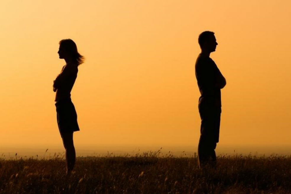 Las parejas que están más unidas en momentos difíciles se sienten mejor y más satisfechas con su relación