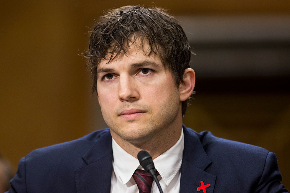 Emotivo discurso de Asthon Kutcher sobre la explotación infantil